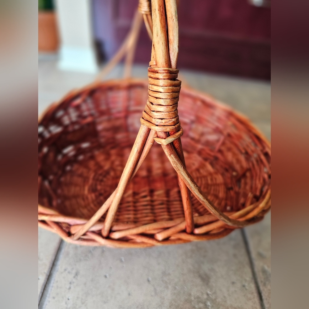 Rustic Woven Basket - Picture 6 of 16